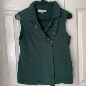 Synergy Organic green zip up vest sz medium fit is small xs